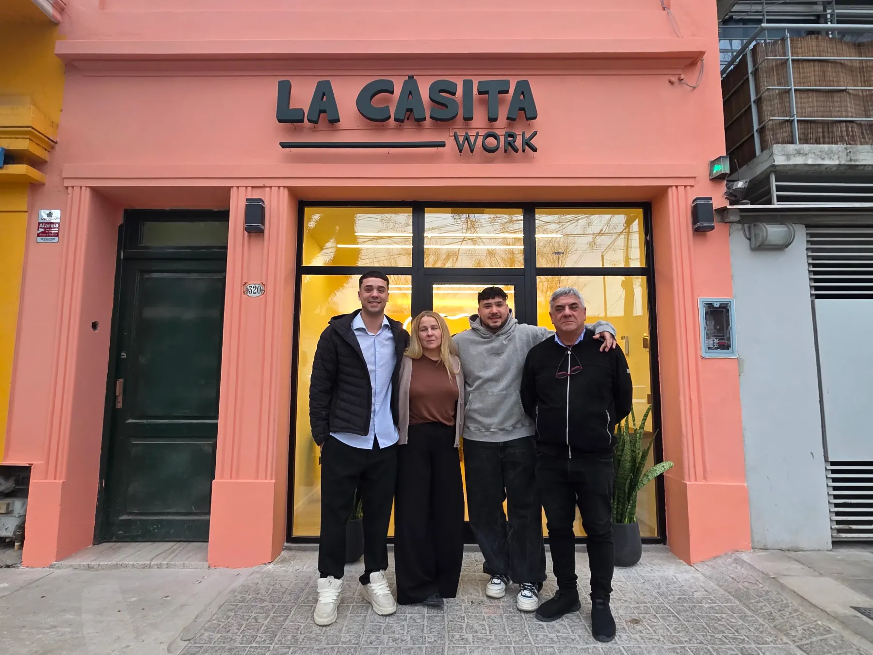 El equipo y el espacio de La Casita Work en San Isidro